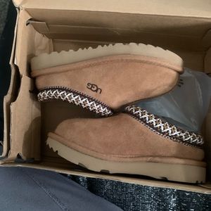 UGG TASMAN KID SIZE 10!